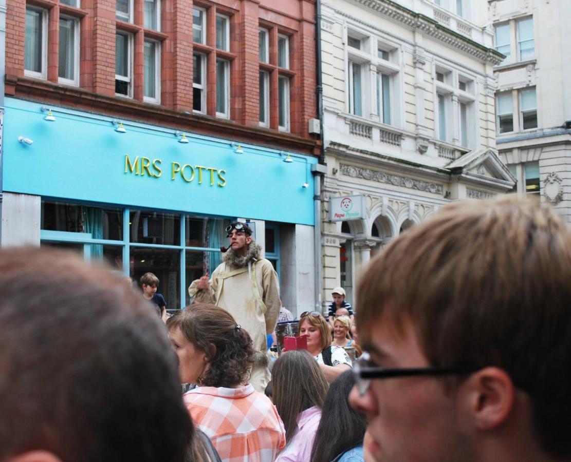 Mrs Potts Hostel คาร์ดิฟฟ์ ภายนอก รูปภาพ