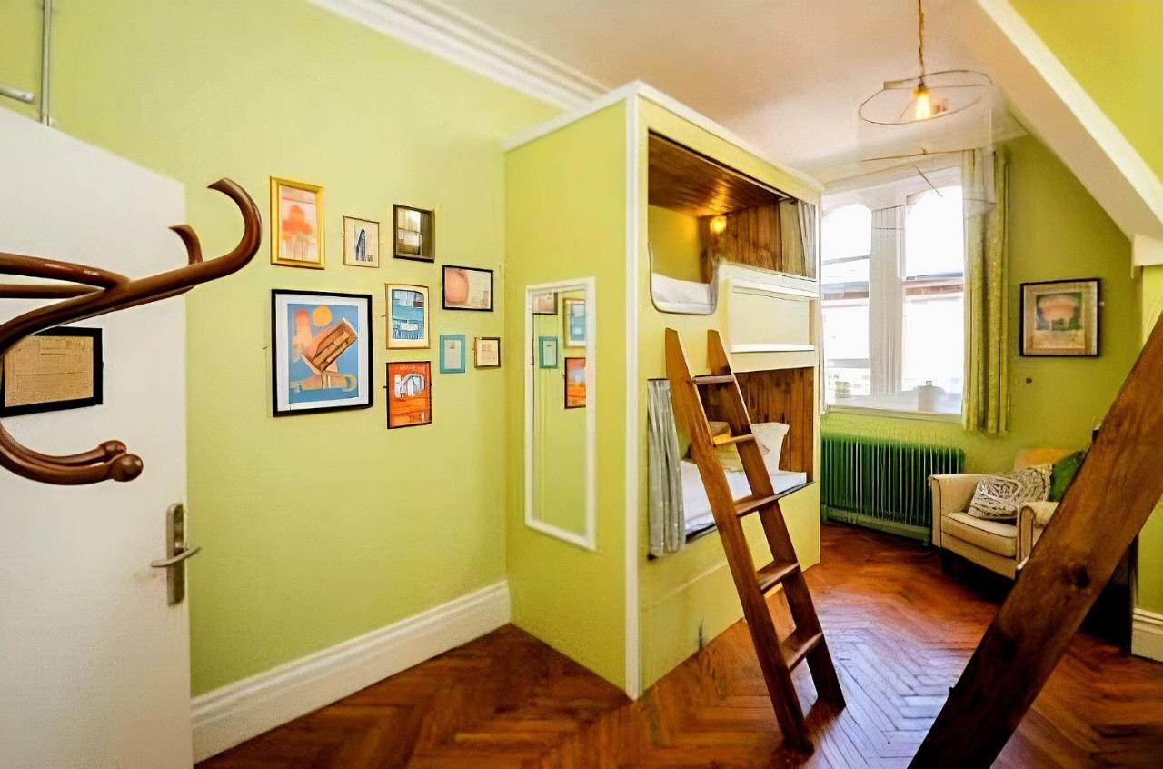 Mrs Potts Hostel คาร์ดิฟฟ์ ภายนอก รูปภาพ
