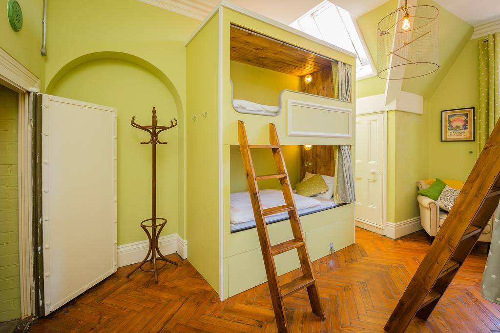 Mrs Potts Hostel คาร์ดิฟฟ์ ภายนอก รูปภาพ