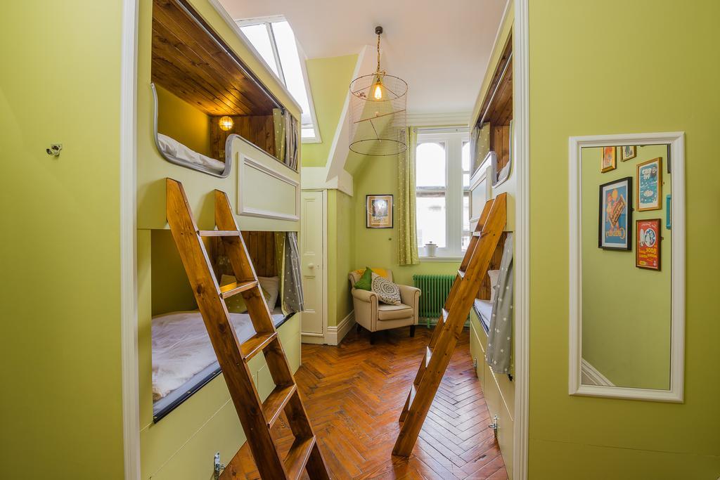 Mrs Potts Hostel คาร์ดิฟฟ์ ภายนอก รูปภาพ